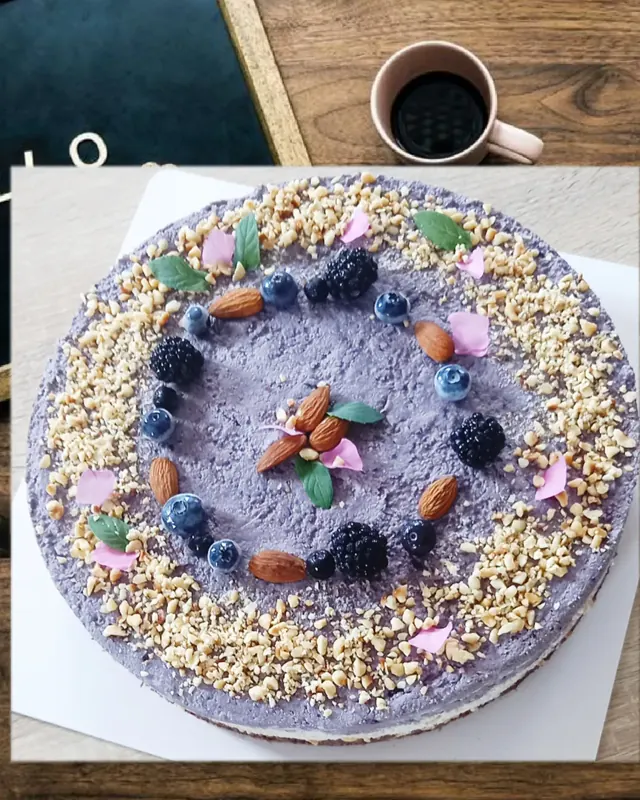 Voćna raw torta sa borovnicom i kupinom