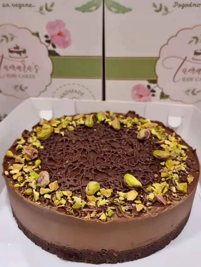 Čokoladna raw torta sa pistaćima