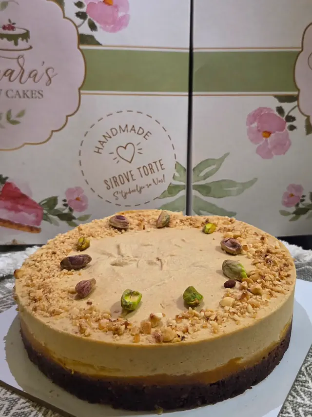 Raw torta sa kajsijom