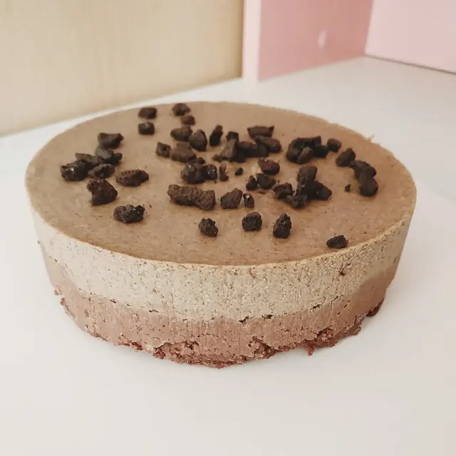 Raw torta sa orahom i ukusom kafe