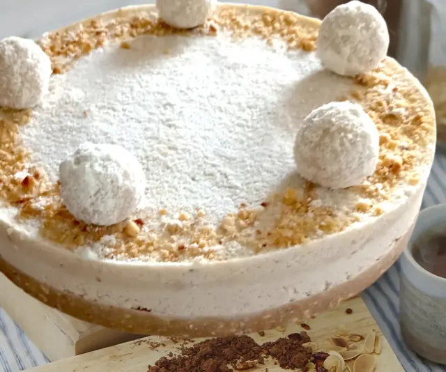 Zdrava Rafaelo torta sa kokosom i kuglicama